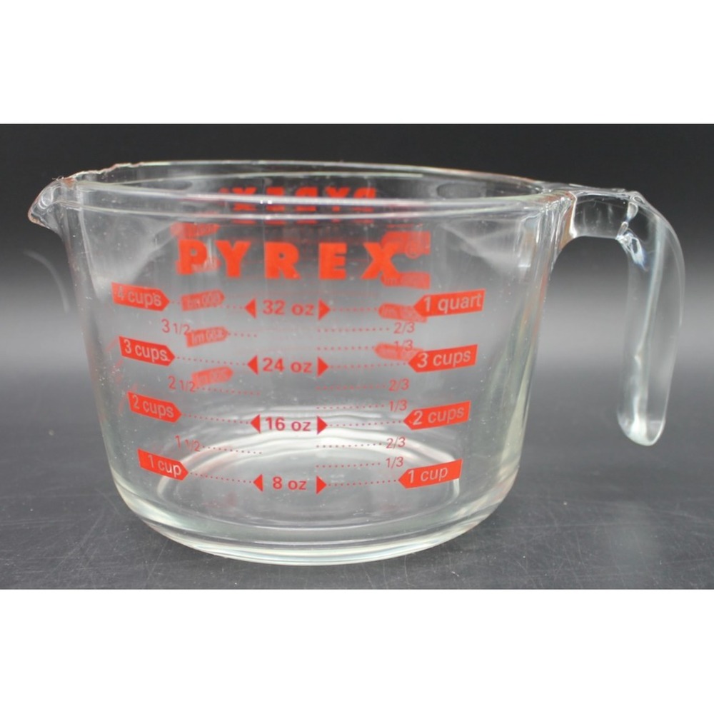 Vintage Glass PYREX CORNING 1 Quart, 4 Cup Measuring Cup RED PRINT Chip